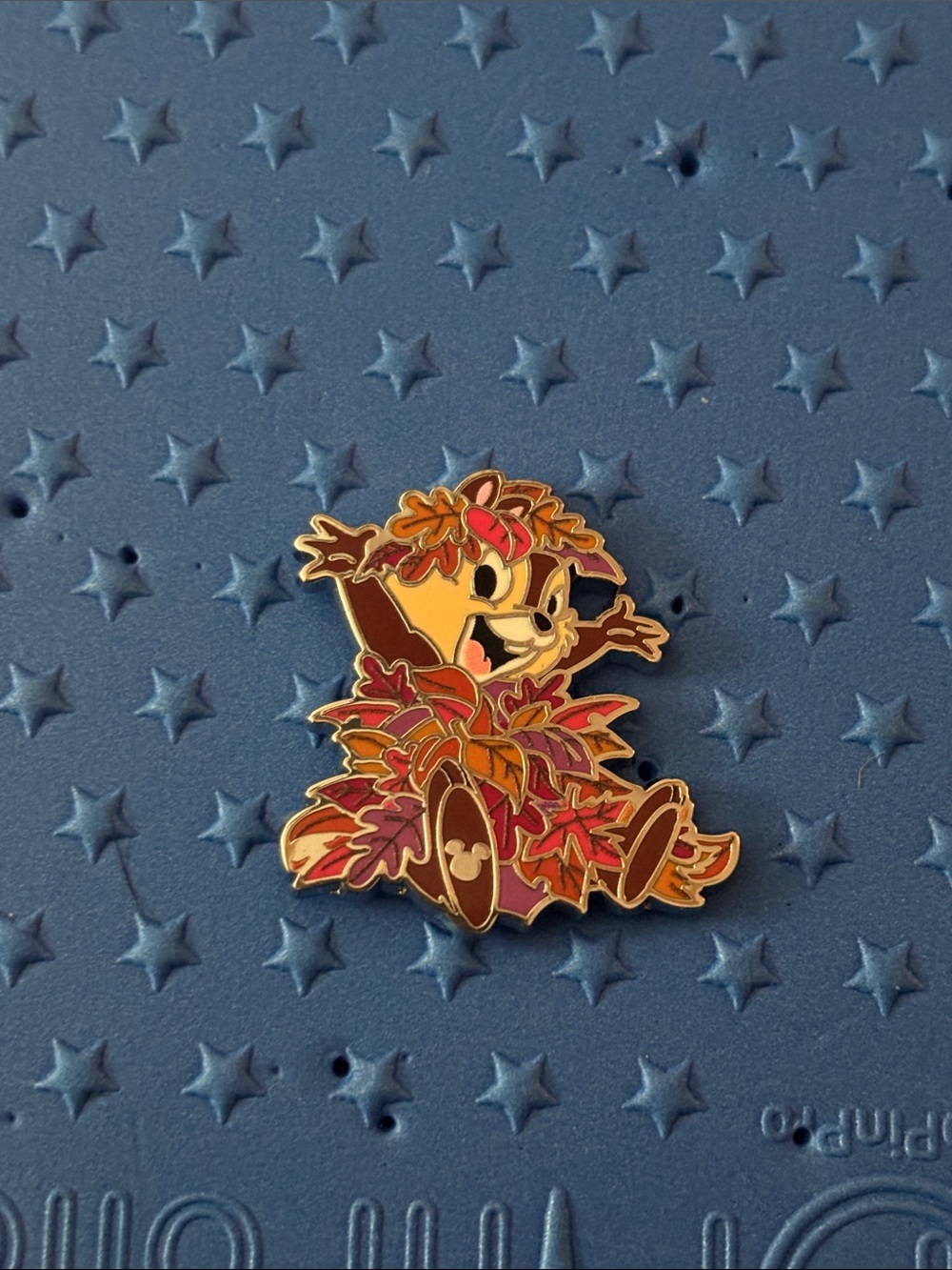 2026 Hidden Disney Pin Chip Leaf Pile